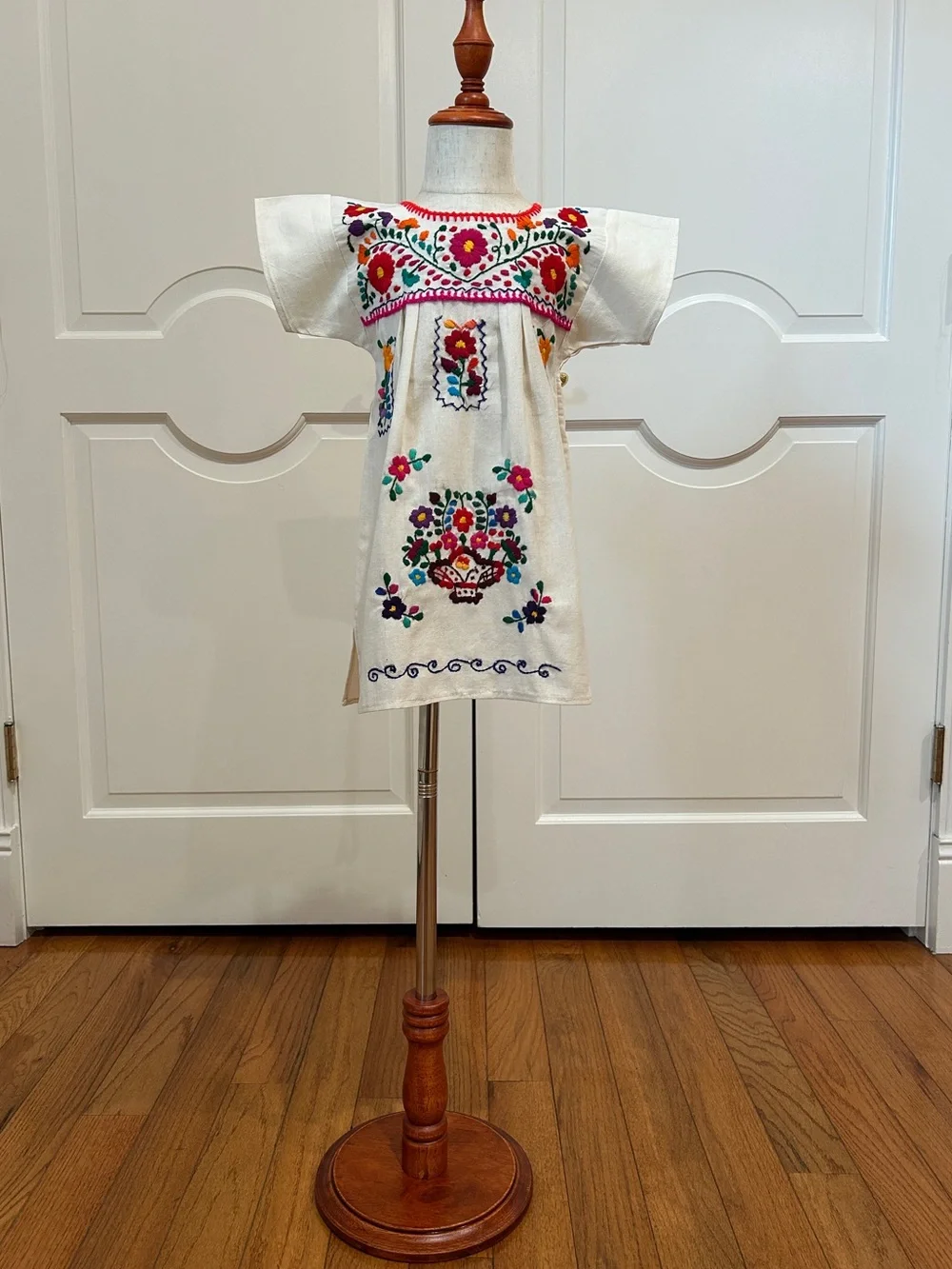Tehuacan Girls Mexican Dress hand embroidery.